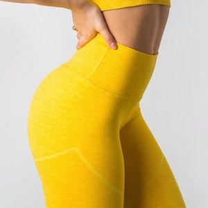 NWOT Alphalete Revival R6 Leggings Yellow